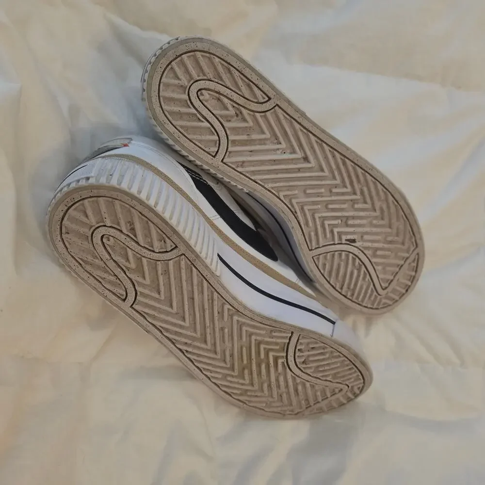 Nike Court Legacy Lift Sneakers Women’s 10 White Black Platform Shoes